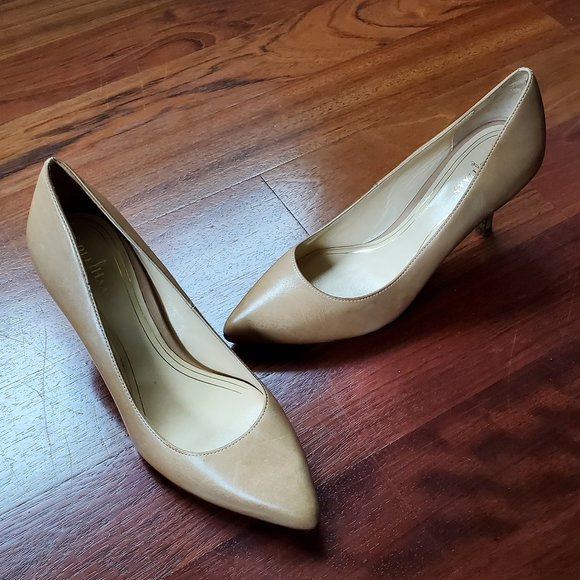 Cole Haan Beige Leather Heels Size 6B - Picture 13 of 16